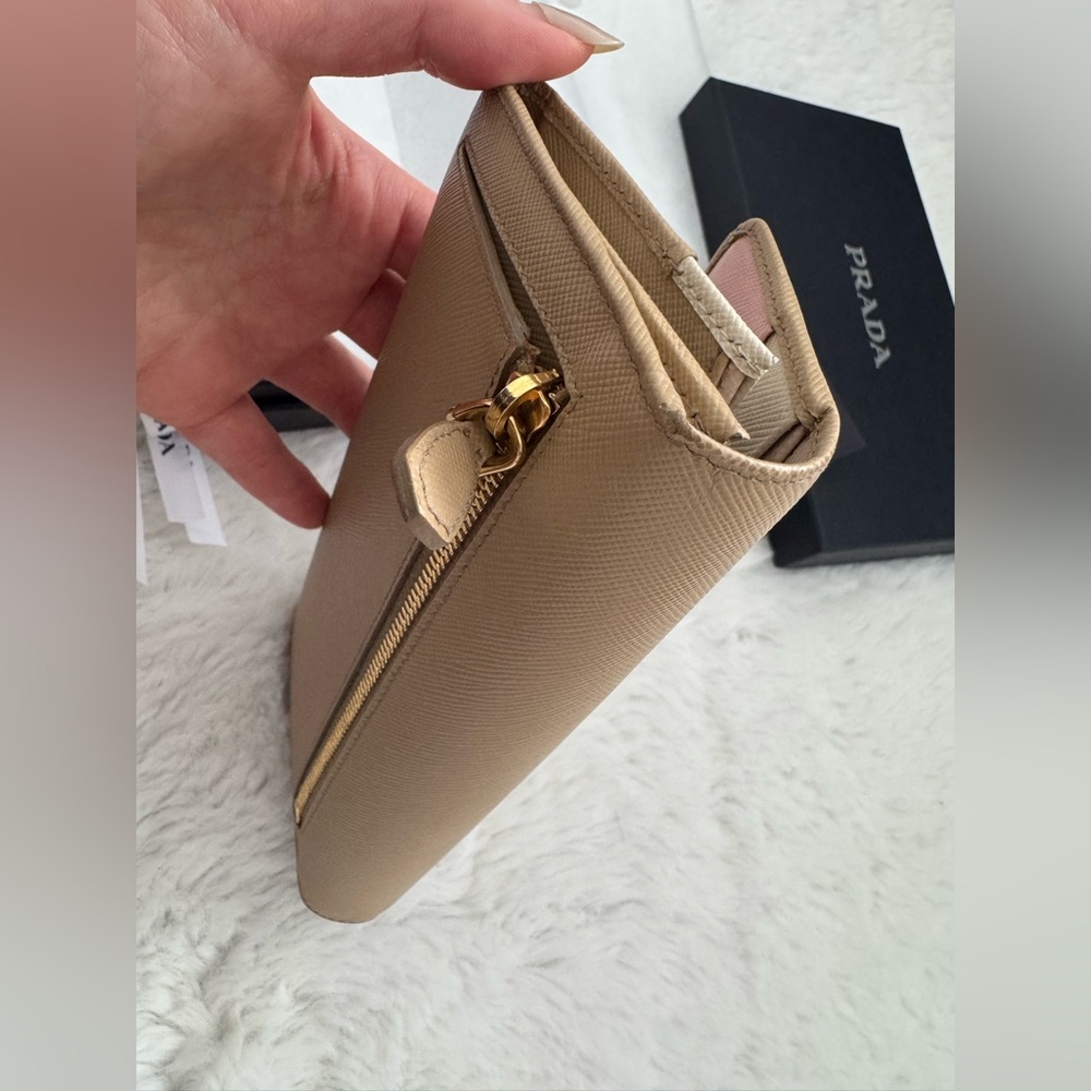 Authentic Prada Large Wallet - Saffiano Leather - Picture 7 of 11